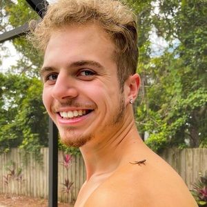 Meet your Posher, Tom